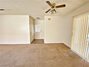 5340 Retablo Ave in Las Vegas, NV - Building Photo - Building Photo