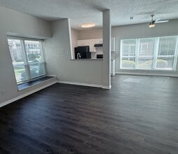 The Retreat at Faulkner Point in Garland, TX - Foto de edificio - Building Photo