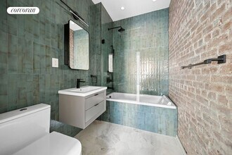 317 W 51st St in New York, NY - Building Photo - Building Photo