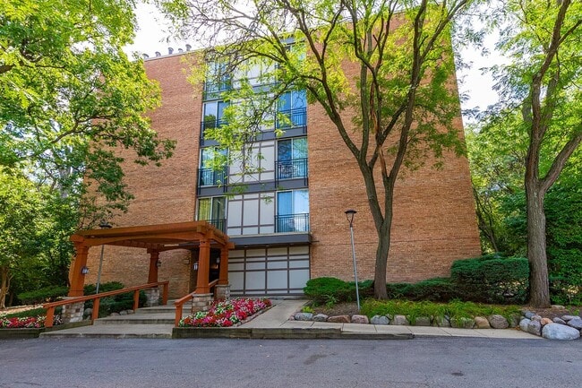 property at 5820 Oakwood Dr