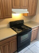 7507 Presley Place, Unit Unit D in Tampa, FL - Building Photo - Building Photo