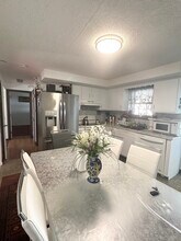 84 Barlow St in Bristol, CT - Building Photo - Building Photo