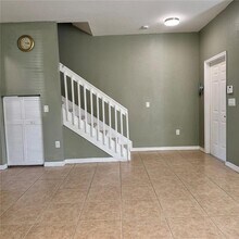 1855 SW 89th Ter in Miramar, FL - Foto de edificio - Building Photo