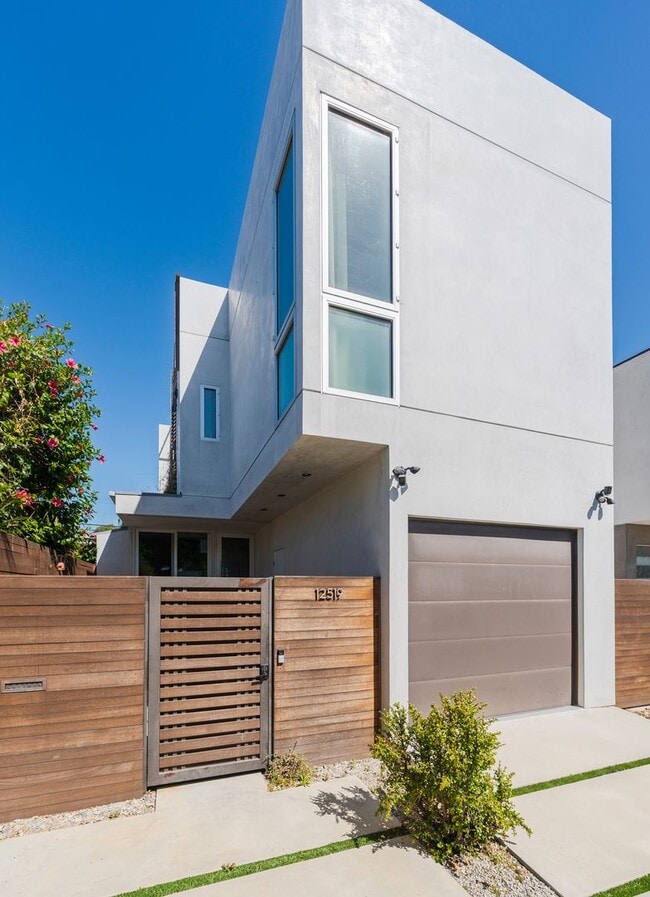 12519 Wagner St in Los Angeles, CA - Building Photo - Building Photo