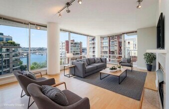 1500 Hornby St in Vancouver, BC - Building Photo - Building Photo