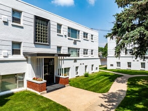 Kenwood Manor Apartments in Sioux Falls, SD - Building Photo - Building Photo