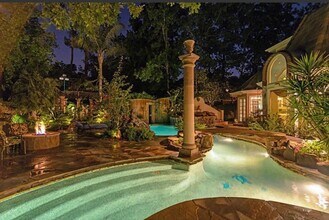 2819 Cedar Woods Pl in Houston, TX - Foto de edificio - Building Photo