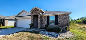 702 Rd 5138 in Cleveland, TX - Building Photo