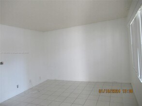 2405 Antigua Cir in Coconut Creek, FL - Building Photo - Building Photo