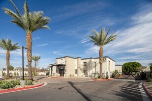 Madison Grove in Phoenix, AZ - Building Photo