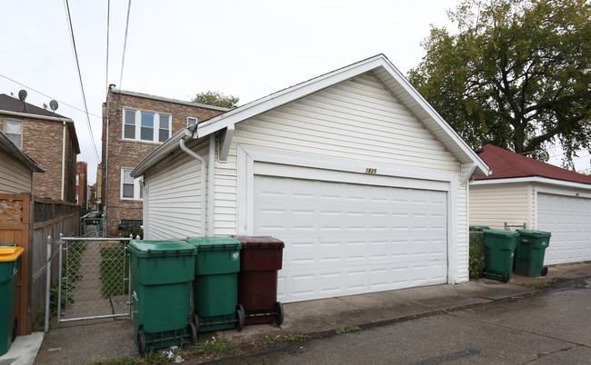 1825 Wesley Ave in Berwyn, IL - Foto de edificio - Building Photo