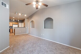 10001 Peace Way in Las Vegas, NV - Building Photo