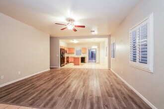 1937 E Lusitano Loop in San Tan Valley, AZ - Building Photo - Building Photo