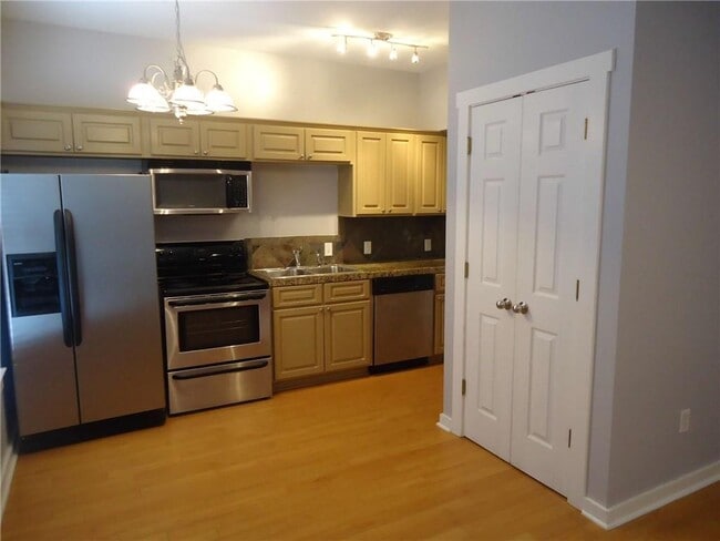 2106 Cullen Ave in Austin, TX - Building Photo - Building Photo