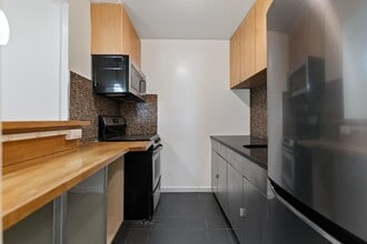 7117 Park Ave in North Bergen, NJ - Building Photo - Building Photo