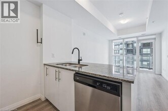 108 Garment St in Kitchener, ON - Building Photo - Building Photo