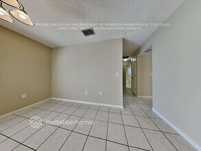 3742 Sapphire Ct in Mulberry, FL - Foto de edificio - Building Photo