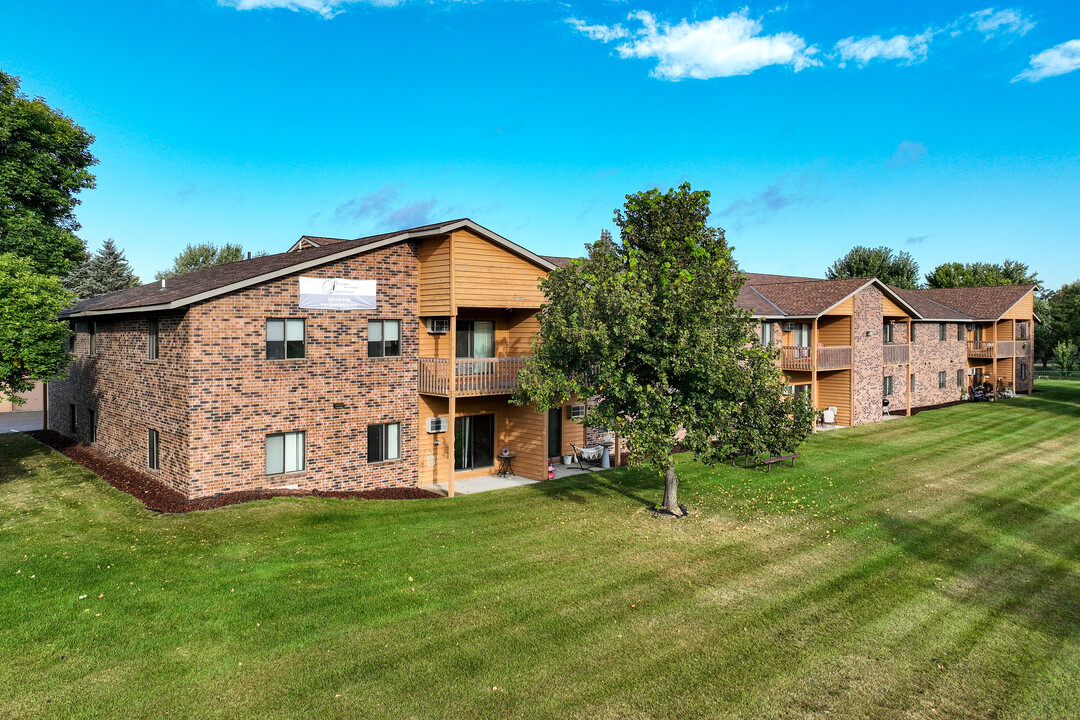 Parkview Apartments in Avon, MN - Building Photo