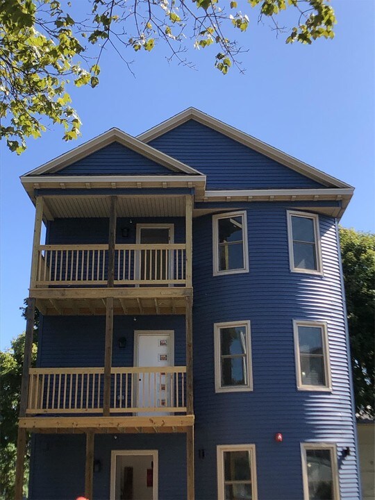 44 Stanton St-Unit -2 in Worcester, MA - Building Photo