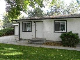 1014 Holly St in Nampa, ID - Building Photo
