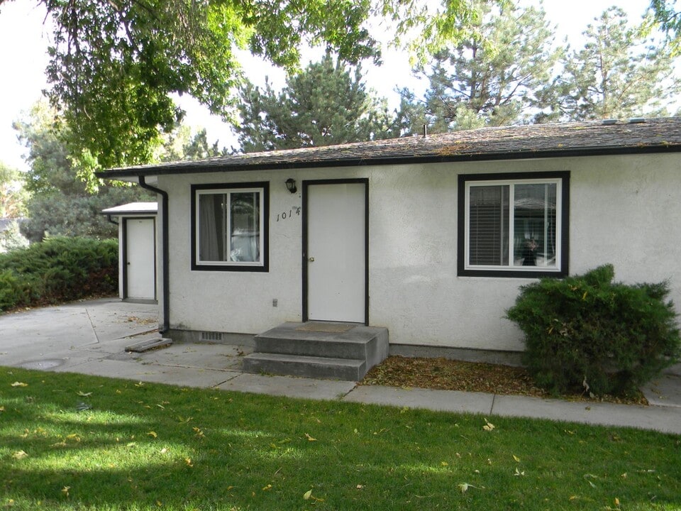 1014 Holly St in Nampa, ID - Building Photo