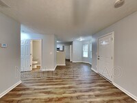 130 Railside Dr photo'