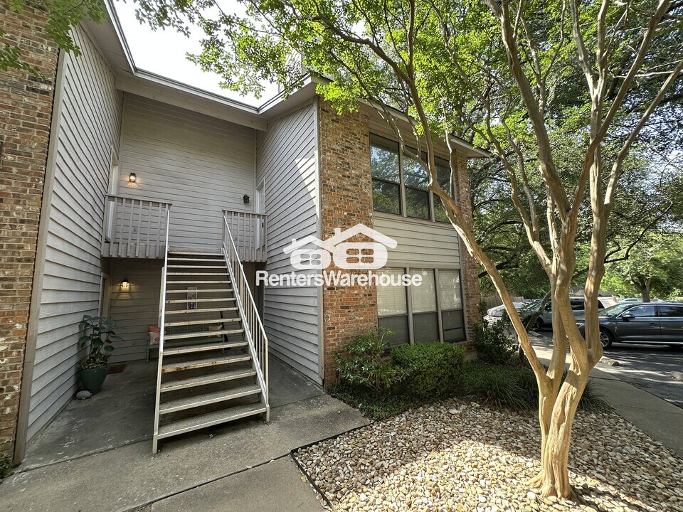3839 Dry Creek Dr in Austin, TX - Building Photo