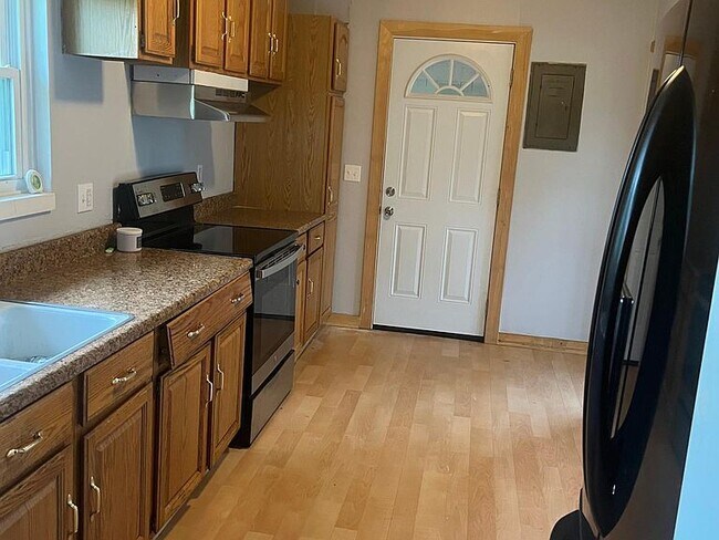15 Randolph Dr in Bangor, ME - Building Photo - Building Photo