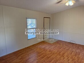 3040 Samples Rd in Louisville, TN - Building Photo - Building Photo