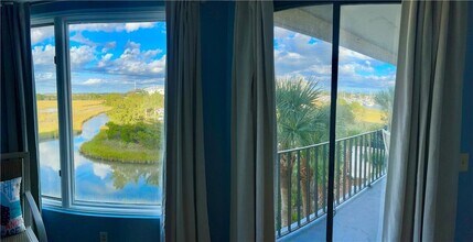 1 Marina Dr in St. Simons Island, GA - Foto de edificio - Building Photo