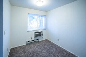 Drake Terrace III in Kendallville, IN - Foto de edificio - Interior Photo