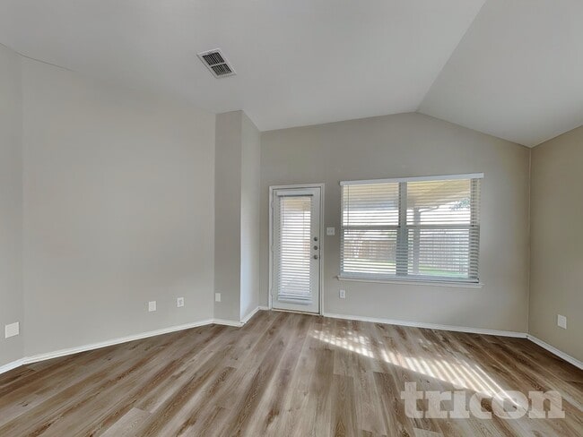 10616 Lipan Trail in Fort Worth, TX - Building Photo - Building Photo