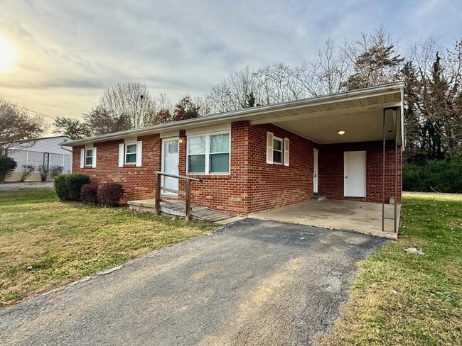 103 York Dr in Greeneville, TN - Building Photo - Building Photo