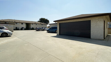 15522 Woodruff Ave. in Bellflower, CA - Building Photo - Building Photo