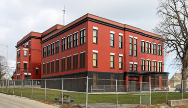 619 E Dover St in Milwaukee, WI - Building Photo - Building Photo