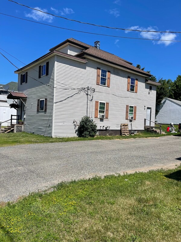 109 Main St in East Millinocket, ME - Building Photo - Building Photo