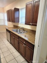 44611 Date Ave in Lancaster, CA - Building Photo