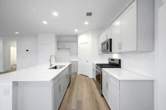1028 Winnsboro Lp in Round Rock, TX - Building Photo - Building Photo