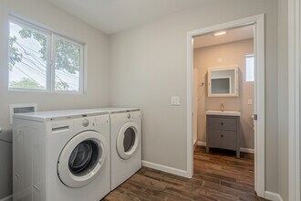 613 W 15th St, Unit A in Tempe, AZ - Foto de edificio - Building Photo