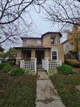 2761 Whitney Dr in Fairfield, CA - Building Photo - Building Photo