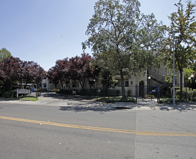 The Montebella in Sacramento, CA - Foto de edificio - Building Photo