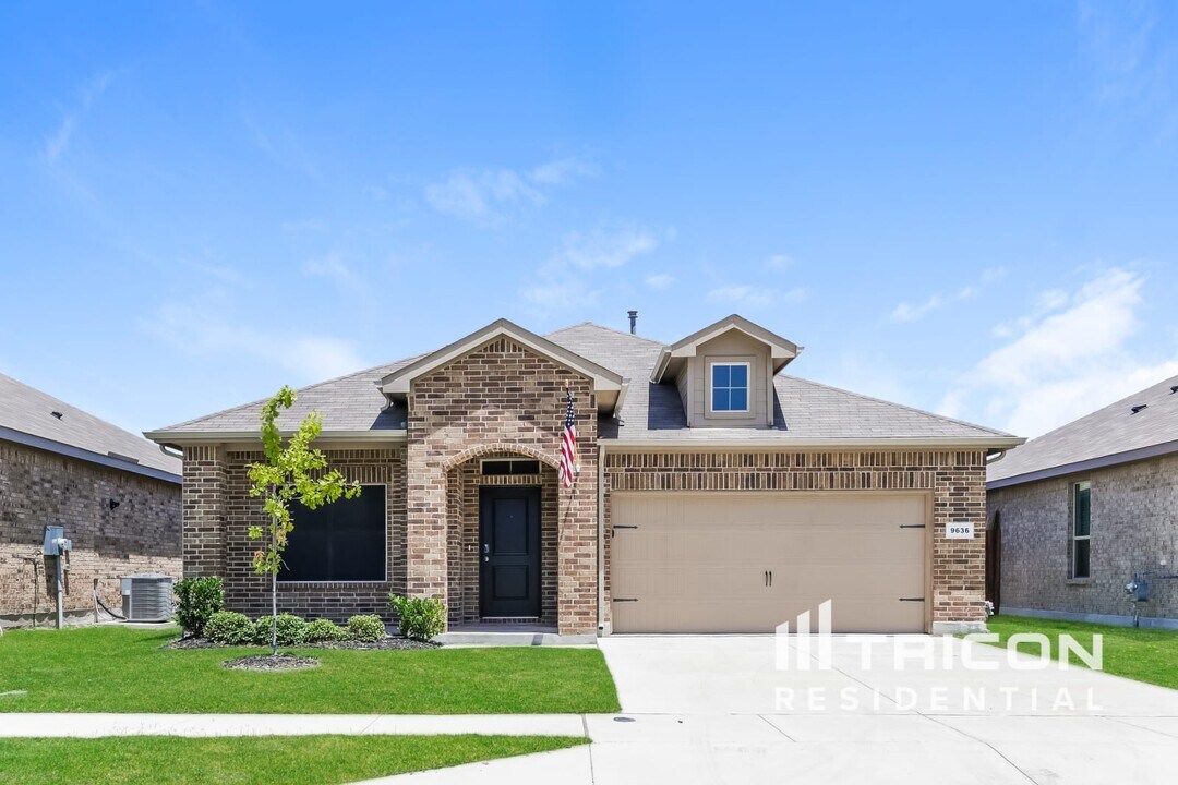9636 Fallston Dr in Fort Worth, TX - Building Photo