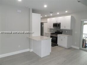 6540 W 11th Ave in Hialeah, FL - Building Photo - Building Photo