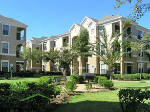 Stone Creek at Old Farm Apartments in Houston, TX - Building Photo - Building Photo