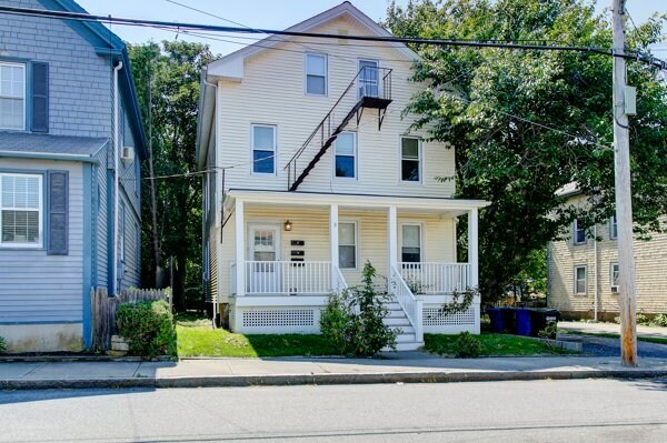 3 Homer St, Unit 2 in Newport, RI - Building Photo