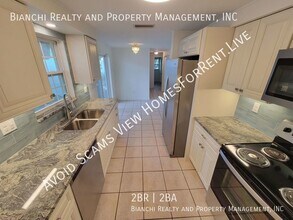 501 Lake Palms Dr in Largo, FL - Building Photo - Building Photo