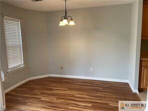 601 Sunshine Ct in Sayreville, NJ - Building Photo - Building Photo