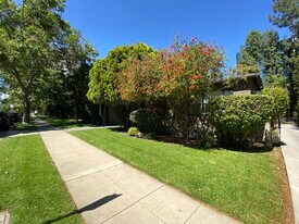 124 N. Maple in Burbank, CA - Building Photo