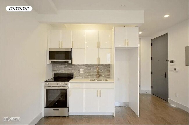 894 New York Ave in Brooklyn, NY - Building Photo - Building Photo