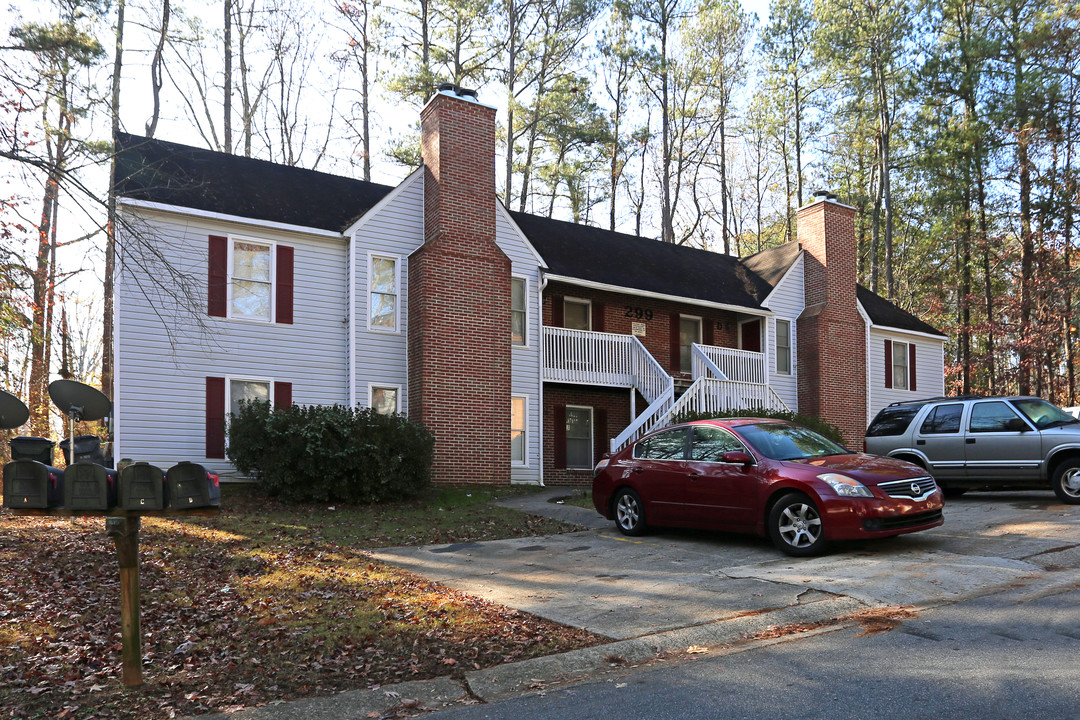 299 E Burns Ct Sw in Marietta, GA - Foto de edificio